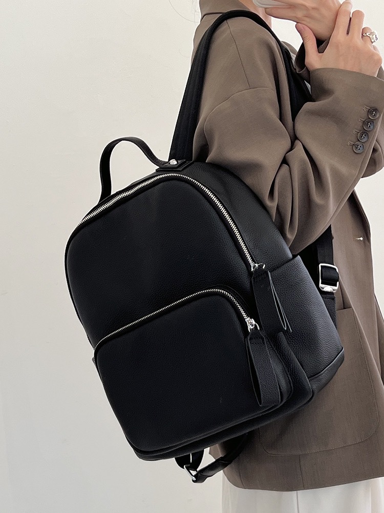 https://fulmo-img-server.com/lmc-leather-bag-store/728517ba-94cf-4f61-9b8d-5cfa4cb583b4.jpg