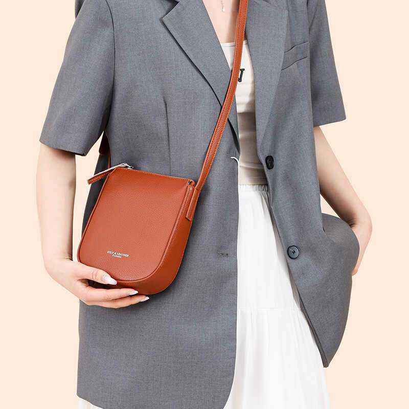 https://fulmo-img-server.com/lmc-leather-bag-store/7448d4f4ef564fe080b62d548682af23.jepg