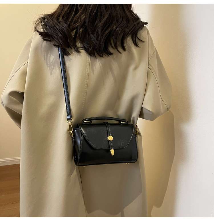 https://fulmo-img-server.com/lmc-leather-bag-store/75d17cc311e44cb2836d4f814b7b0bea.jepg