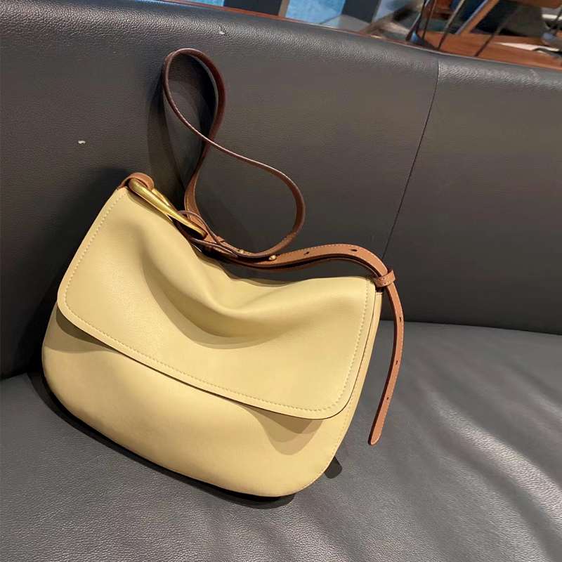 https://fulmo-img-server.com/lmc-leather-bag-store/77638f3e608d4237b734c39823b0c418.jepg