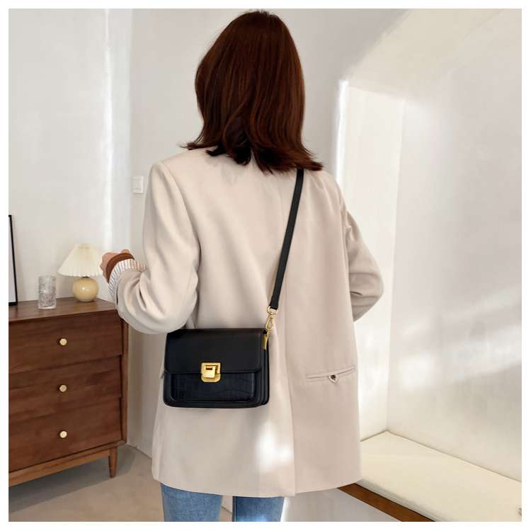 https://fulmo-img-server.com/lmc-leather-bag-store/7c4e2536a3e447b8a7a0fba1f5d69500.jepg