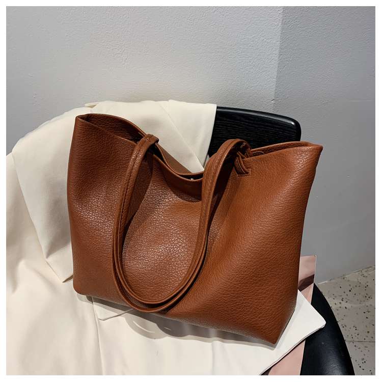 https://fulmo-img-server.com/lmc-leather-bag-store/7e5ade8e6dc7467baee508ba0162e3db.jepg