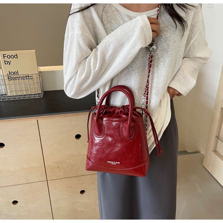 https://fulmo-img-server.com/lmc-leather-bag-store/85973ba2420f4872b7fbf55b09db1a99.jepg