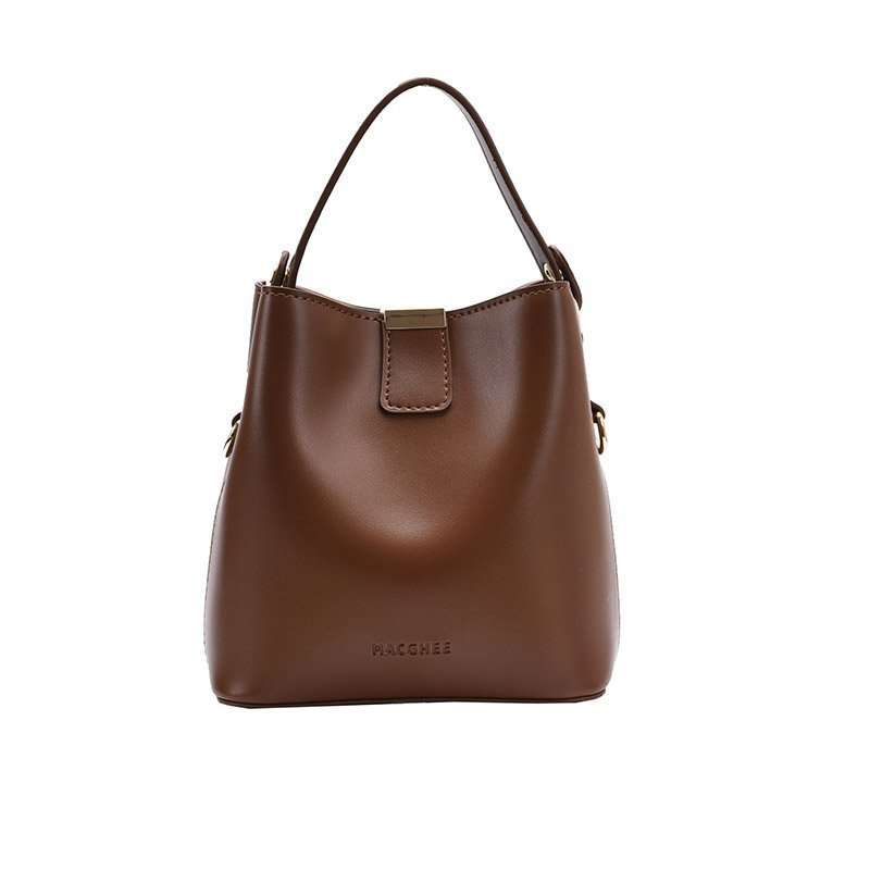 https://fulmo-img-server.com/lmc-leather-bag-store/85aaacbd0a5346f8ac211db2da39c391.jepg