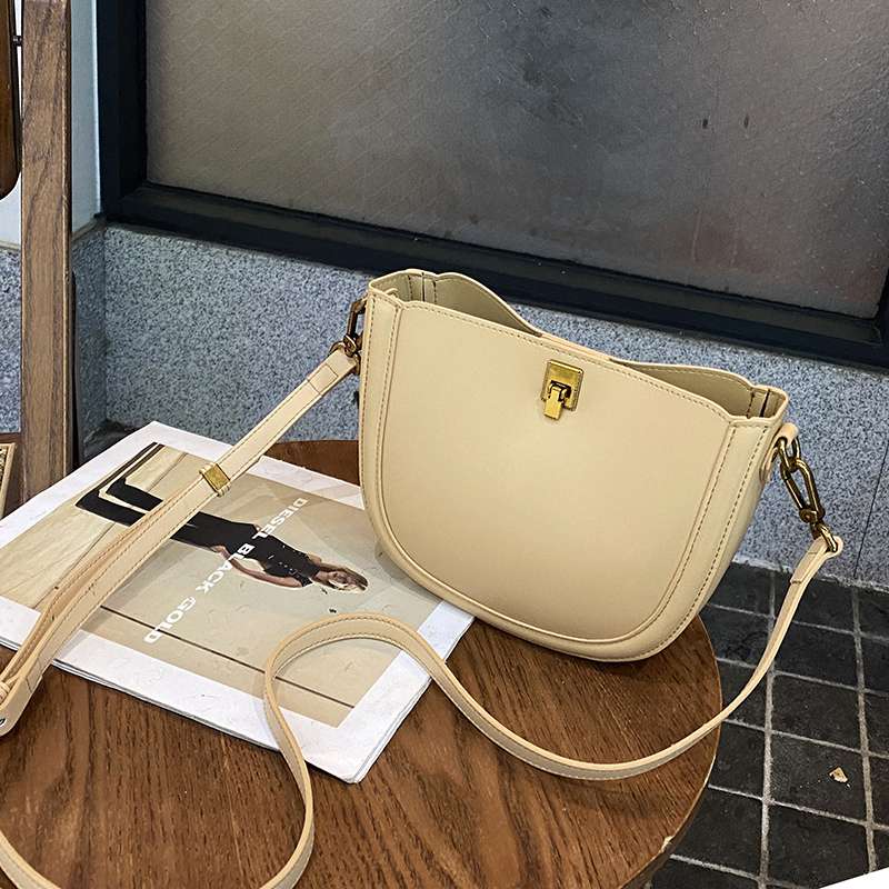 https://fulmo-img-server.com/lmc-leather-bag-store/866d5d446b5d4f14861ec8fba30ab6a4.jepg