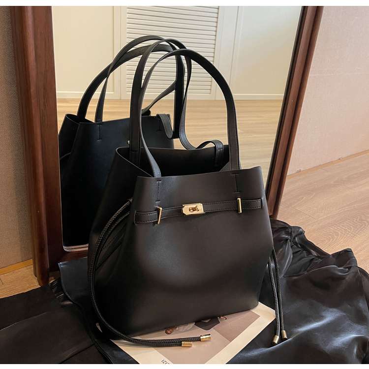 https://fulmo-img-server.com/lmc-leather-bag-store/86bf58698ac6440b870d015c63bf4a07.jepg