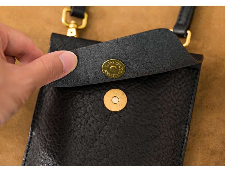 https://fulmo-img-server.com/lmc-leather-bag-store/871f964cf95e42fca43755643e40c06f.jepg