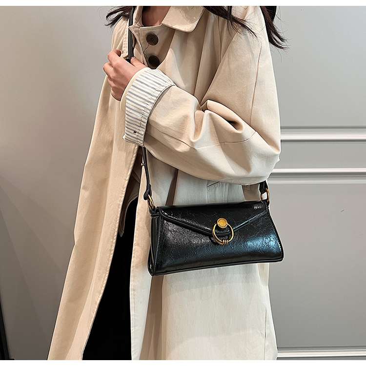 https://fulmo-img-server.com/lmc-leather-bag-store/88844d1243154209bf358c4391fa4f64.jepg