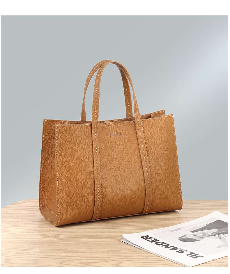 https://fulmo-img-server.com/lmc-leather-bag-store/8f0b525c4ba7472d92f62eff5759df4c.jepg