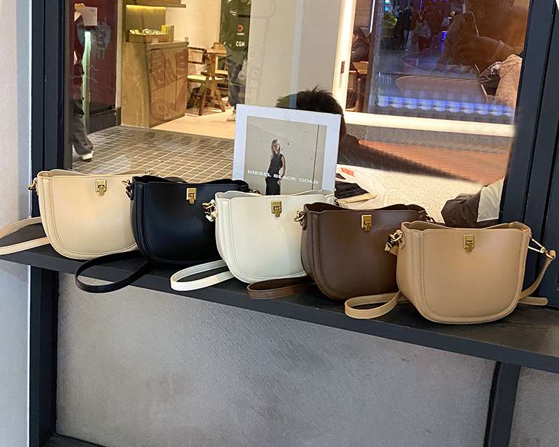 https://fulmo-img-server.com/lmc-leather-bag-store/903021777b8d4a22bea5f7f583c13ff8.jepg