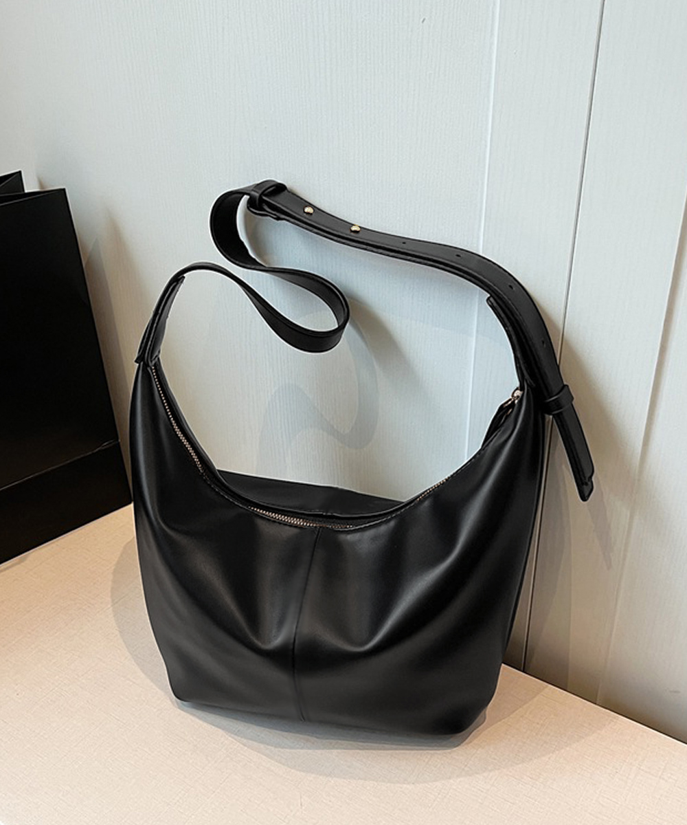 革バッグレディース 合皮トートバッグ 黒 肩掛け斜めがけ対応