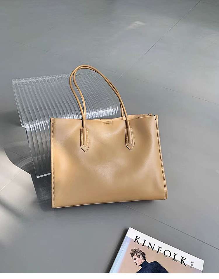 https://fulmo-img-server.com/lmc-leather-bag-store/9152df1792d74b5f99edee0080846cbf.jepg