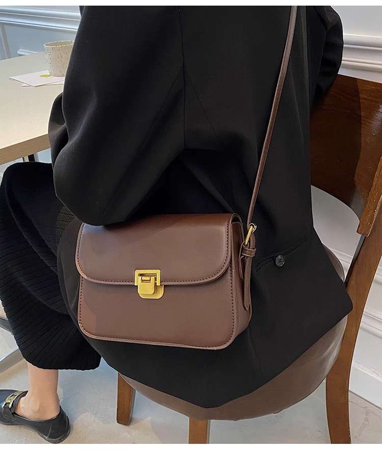 https://fulmo-img-server.com/lmc-leather-bag-store/91eb149bc4ed426cbff603e080bbd049.jepg