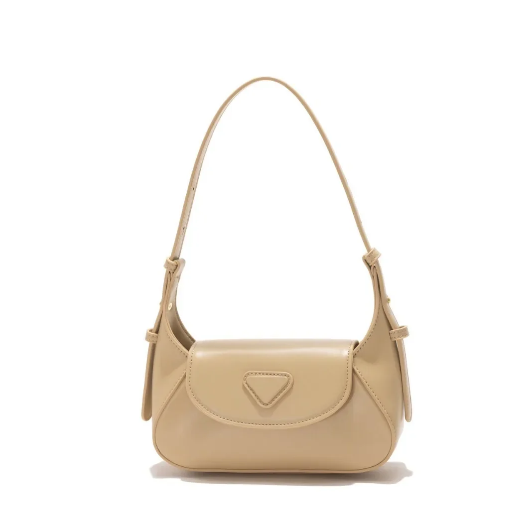 革バッグレディース 三角金具付き本革ショルダーハンドバッグ