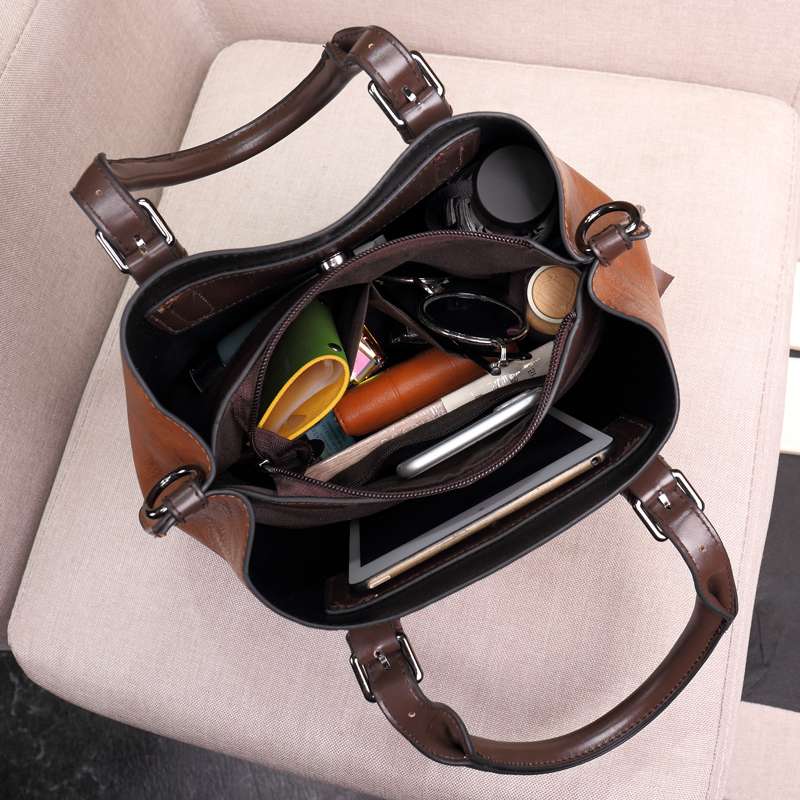 https://fulmo-img-server.com/lmc-leather-bag-store/986fd831ca3b44f2aafd366d2a10d3c2.jepg