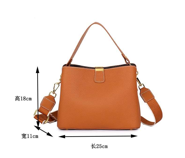 https://fulmo-img-server.com/lmc-leather-bag-store/9e3feebc7ca0471b9783e34873859f98.jepg