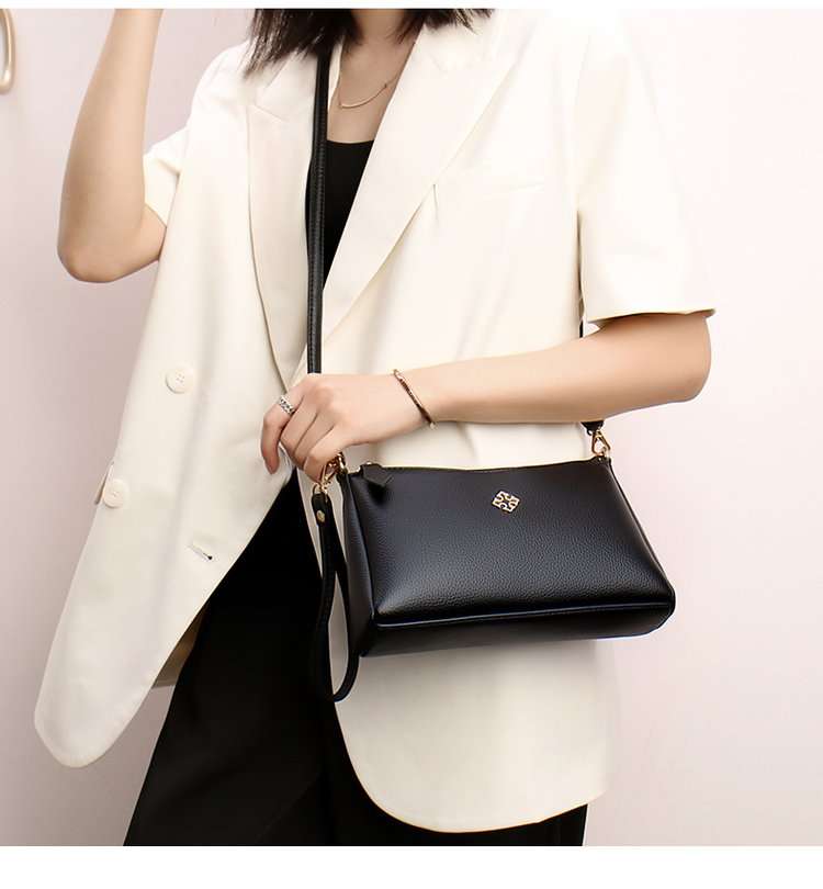 https://fulmo-img-server.com/lmc-leather-bag-store/9f2081ab4fd24a319a85bada092e80f7.jepg