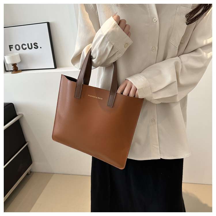 https://fulmo-img-server.com/lmc-leather-bag-store/9f277d614deb4088b2e361cf10f17d13.jepg