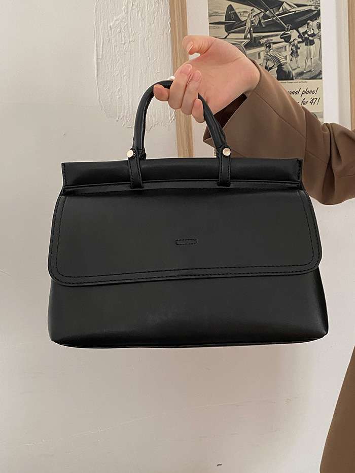 https://fulmo-img-server.com/lmc-leather-bag-store/a1e2160a569641db91972bc7a5a21e4d.jepg