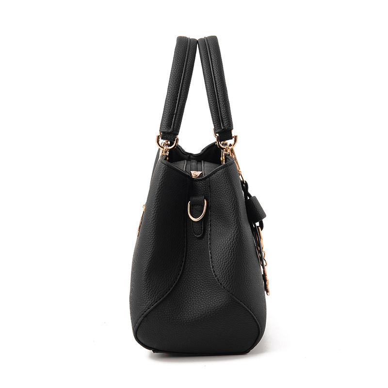 https://fulmo-img-server.com/lmc-leather-bag-store/ad2891bb-af59-43b7-9f1d-2236f4890df4.jpg
