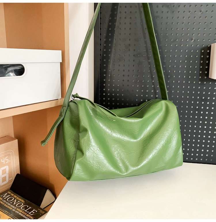 https://fulmo-img-server.com/lmc-leather-bag-store/b014a5f0071e4e99811463e667661c01.jepg