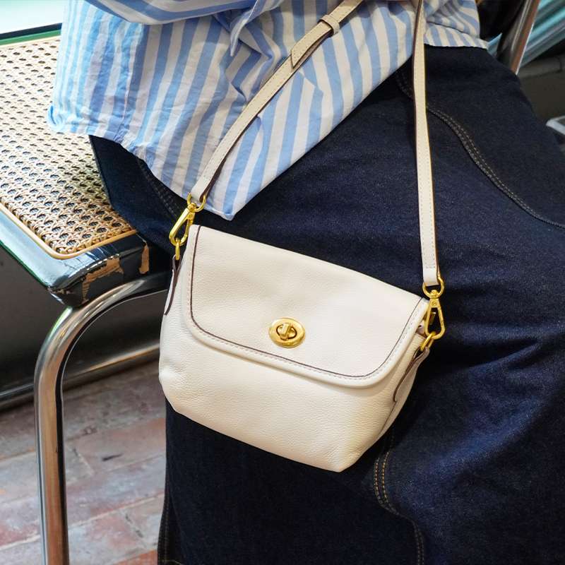 https://fulmo-img-server.com/lmc-leather-bag-store/b2c549a0814c4d3394efa5c899db6d4d.jepg