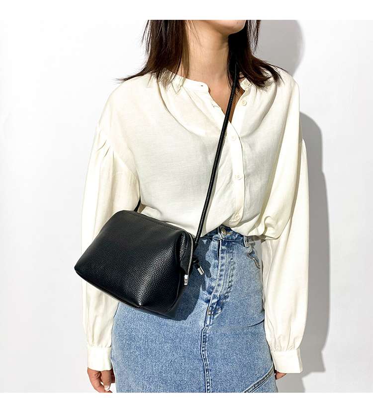 https://fulmo-img-server.com/lmc-leather-bag-store/b3ce9ed65d644ab58f55664271fbcea6.jepg