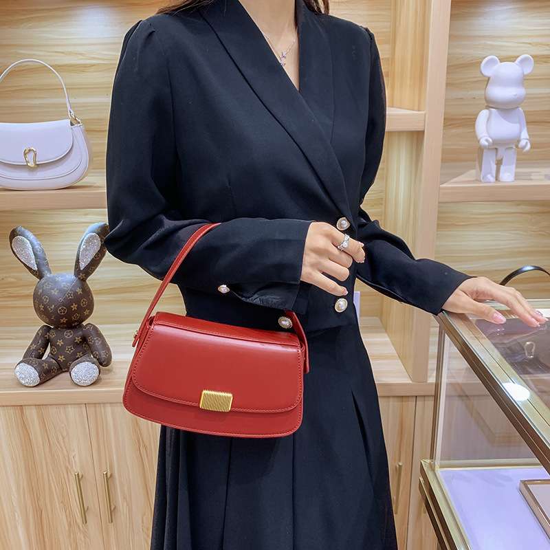 https://fulmo-img-server.com/lmc-leather-bag-store/b664918a121c477fbeed4366b72ee9f0.jepg