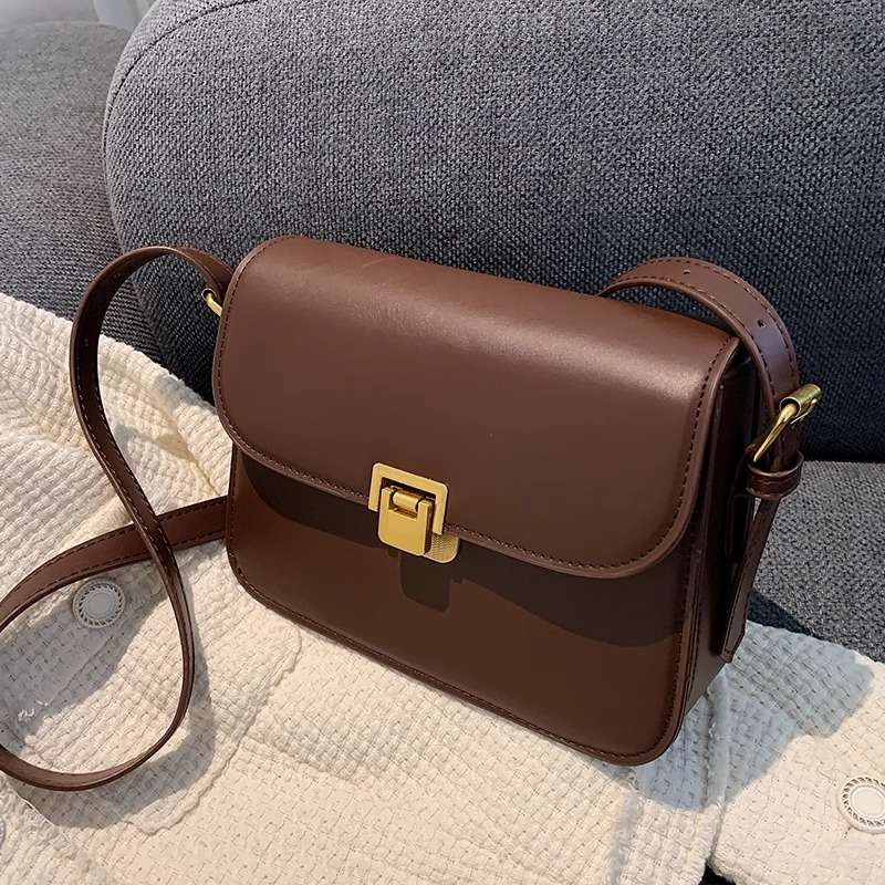 https://fulmo-img-server.com/lmc-leather-bag-store/b8114a484c2749f985167133359ce556.jepg