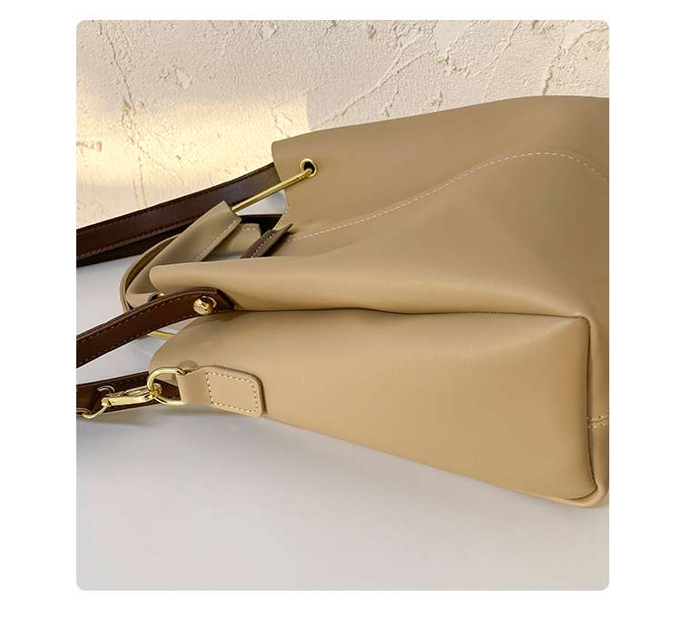 https://fulmo-img-server.com/lmc-leather-bag-store/b819638079a94b9daec14b1459104aa3.jepg