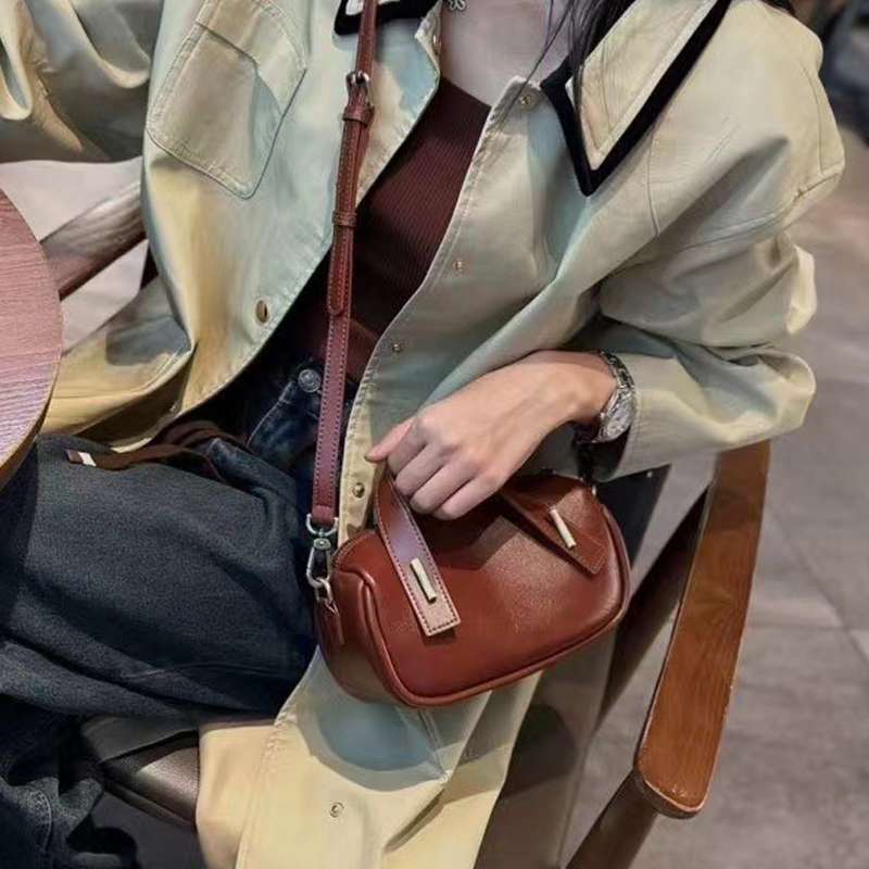 https://fulmo-img-server.com/lmc-leather-bag-store/ba650ed1ed1544b2bb7e794213691475.jepg