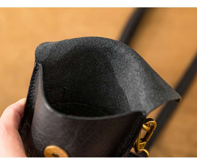 https://fulmo-img-server.com/lmc-leather-bag-store/ba80cc7ecd3a4eadab56033e192549d3.jepg