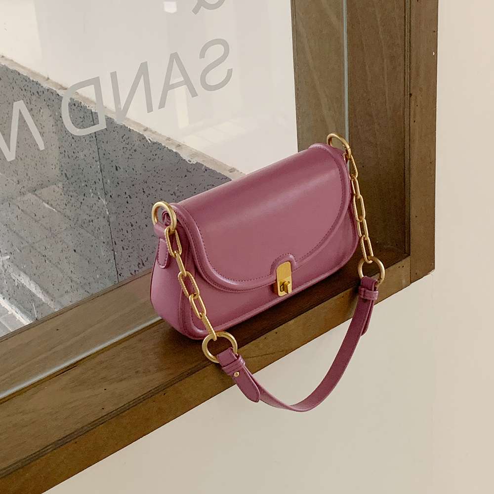 https://fulmo-img-server.com/lmc-leather-bag-store/bd49359ca35f481a8afbfaddaafaf2a9.jepg