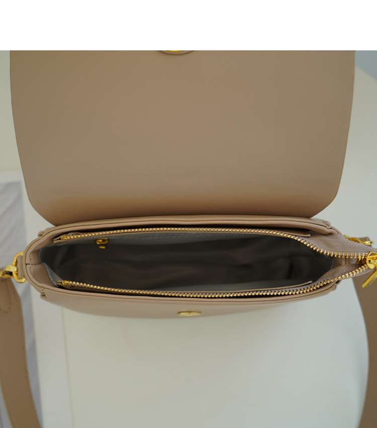 https://fulmo-img-server.com/lmc-leather-bag-store/bd5d89b6a5994632b988444c4295536f.jepg