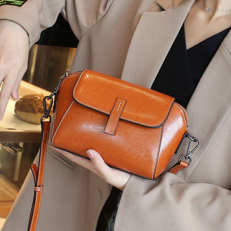 https://fulmo-img-server.com/lmc-leather-bag-store/c6f52a5fbc98437581000d32b38336bb.jepg