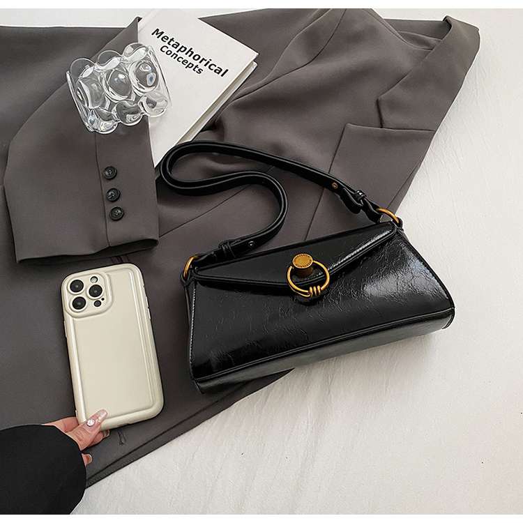 https://fulmo-img-server.com/lmc-leather-bag-store/c763e41984504da0a2b3b08fa54ee502.jepg