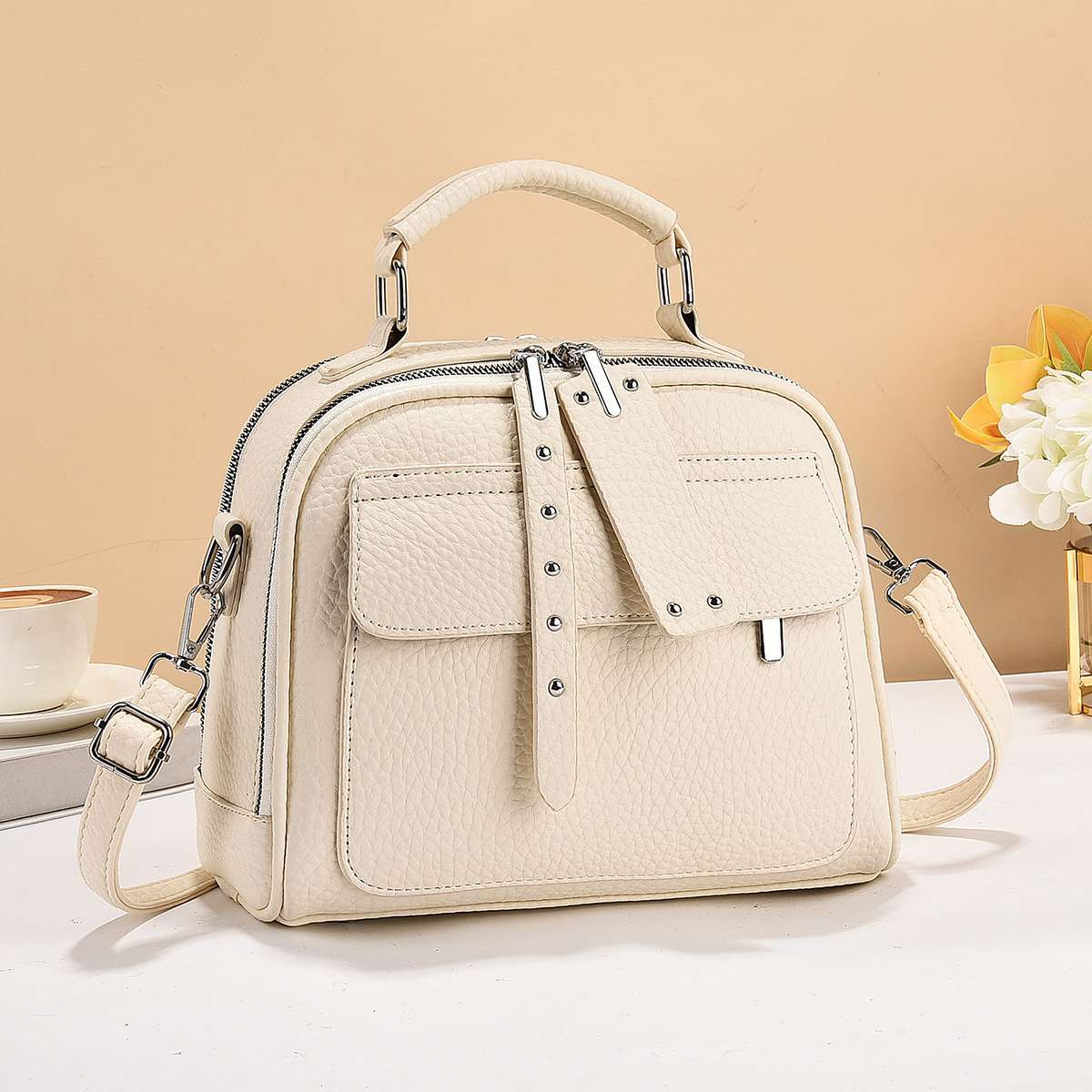 https://fulmo-img-server.com/lmc-leather-bag-store/c77f4faaccb14a9982a6c6141af19779.jepg