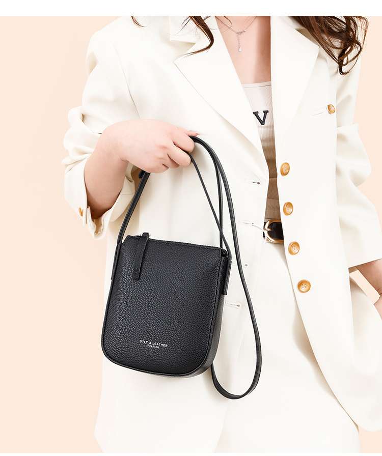 https://fulmo-img-server.com/lmc-leather-bag-store/cd7367ba9cb040b8a1dd08f9315e4bd8.jepg