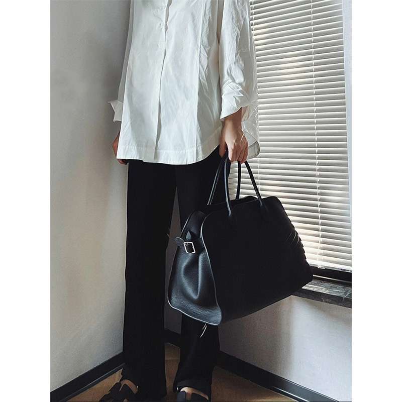 https://fulmo-img-server.com/lmc-leather-bag-store/ce838fd26a754f50b669a627d5a07df1.jepg