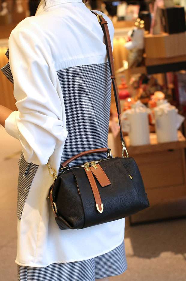 https://fulmo-img-server.com/lmc-leather-bag-store/d69a72f900764f61b1d6715a0f86c210.jepg