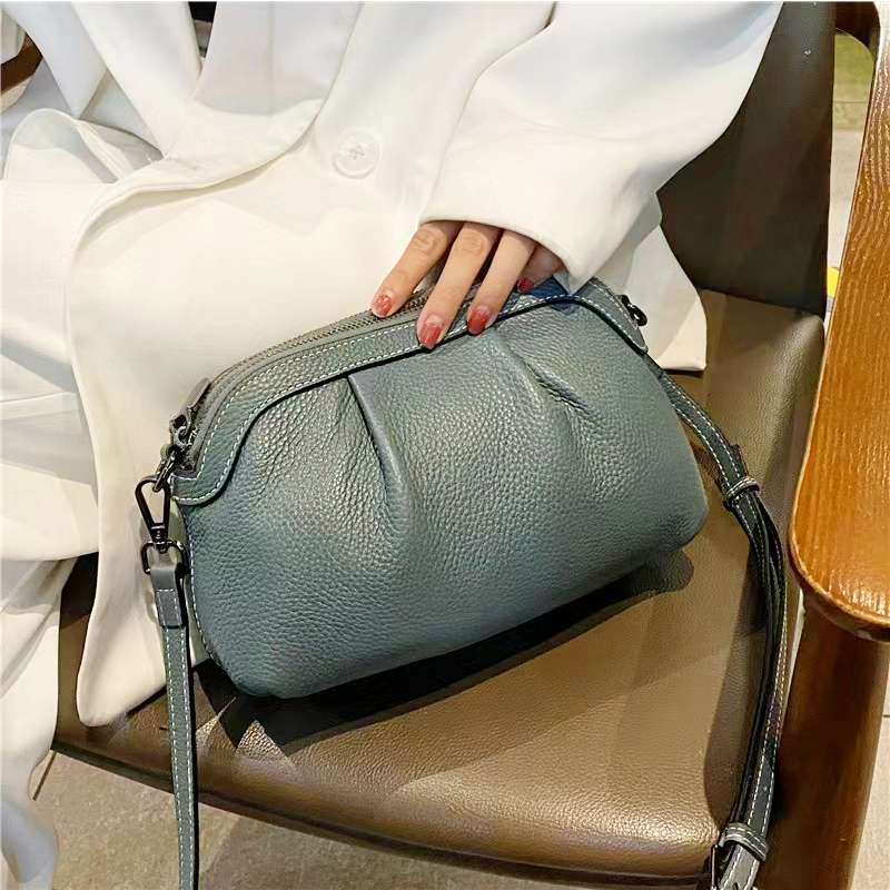 https://fulmo-img-server.com/lmc-leather-bag-store/d90c0c17c8ee47509fb346f8891fb1a5.jepg