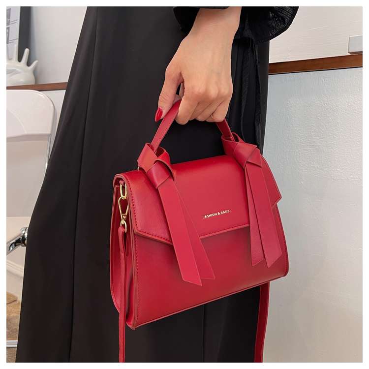 https://fulmo-img-server.com/lmc-leather-bag-store/db53d73d377e43b8b2fef6aa51ccc148.jepg