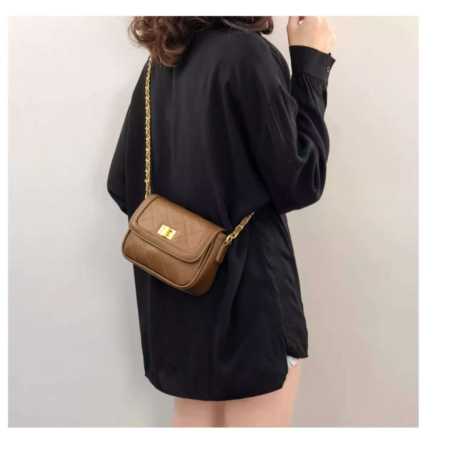 https://fulmo-img-server.com/lmc-leather-bag-store/dd9bf98f641946f181493af9d4cbee61.jepg