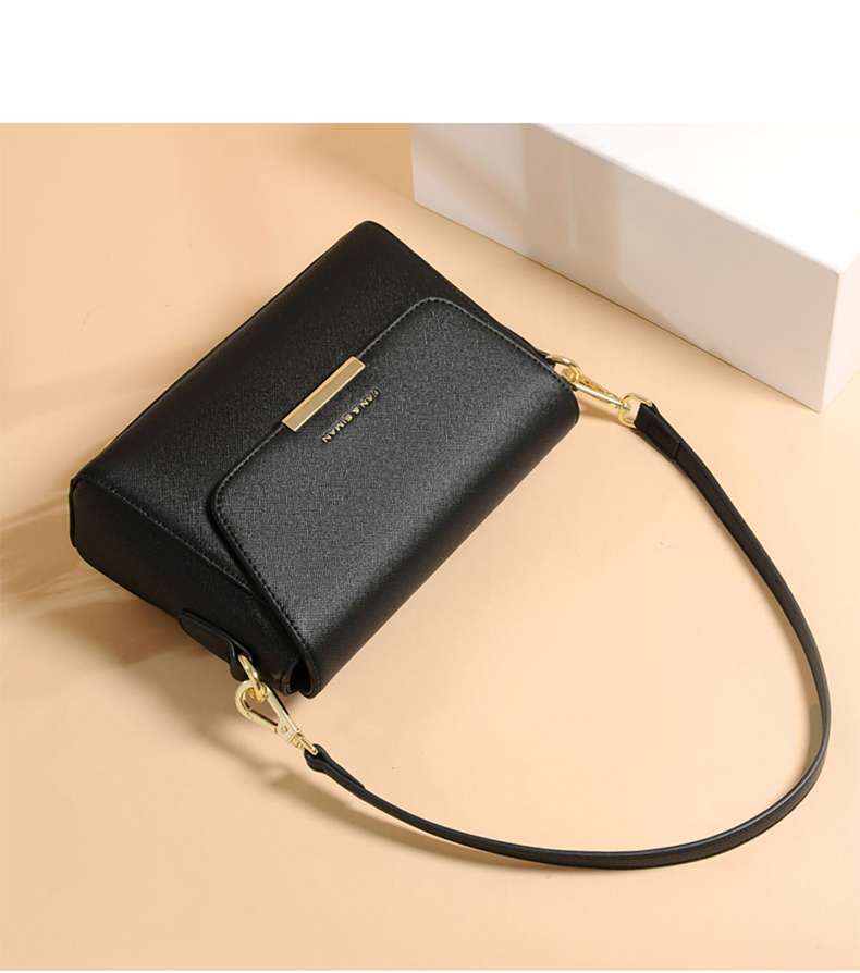 https://fulmo-img-server.com/lmc-leather-bag-store/df5d51418a7a48869c160e0a4db4af4d.jepg