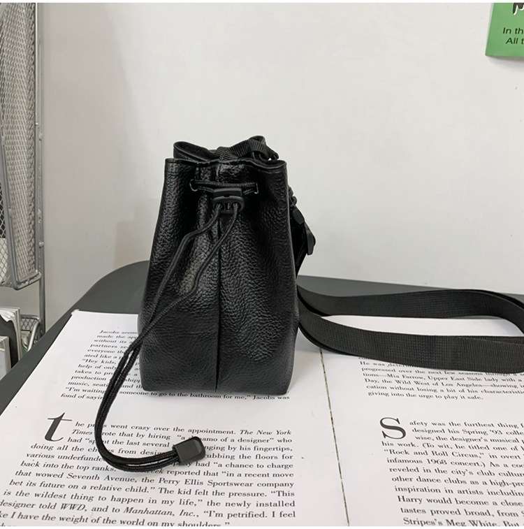 https://fulmo-img-server.com/lmc-leather-bag-store/e1194863aa6f422d98dfc8522acfc3aa.jepg