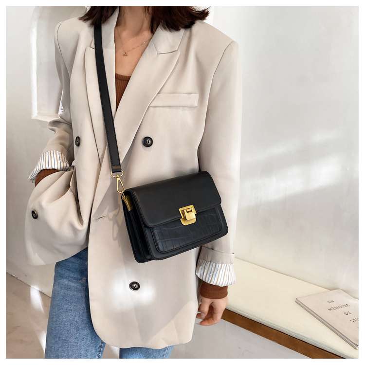 https://fulmo-img-server.com/lmc-leather-bag-store/e317bddd9bbd4f218e3c4ec6cee12b14.jepg