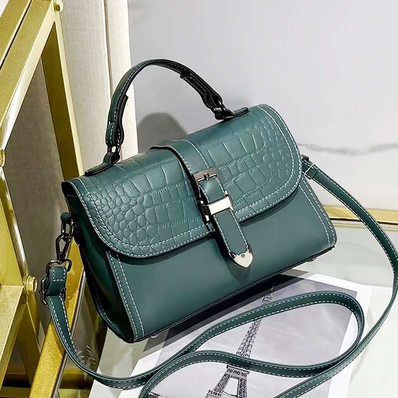 https://fulmo-img-server.com/lmc-leather-bag-store/e4bb0445cd5b47e08df751f1de282d01.jepg