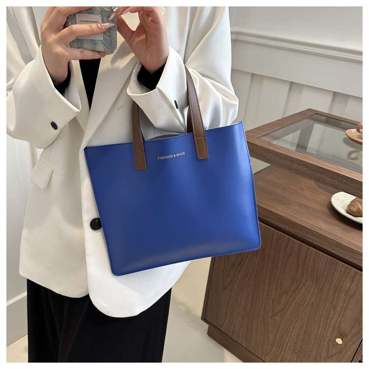 https://fulmo-img-server.com/lmc-leather-bag-store/e72cf930e92a4cbcac9af867017e9b73.jepg