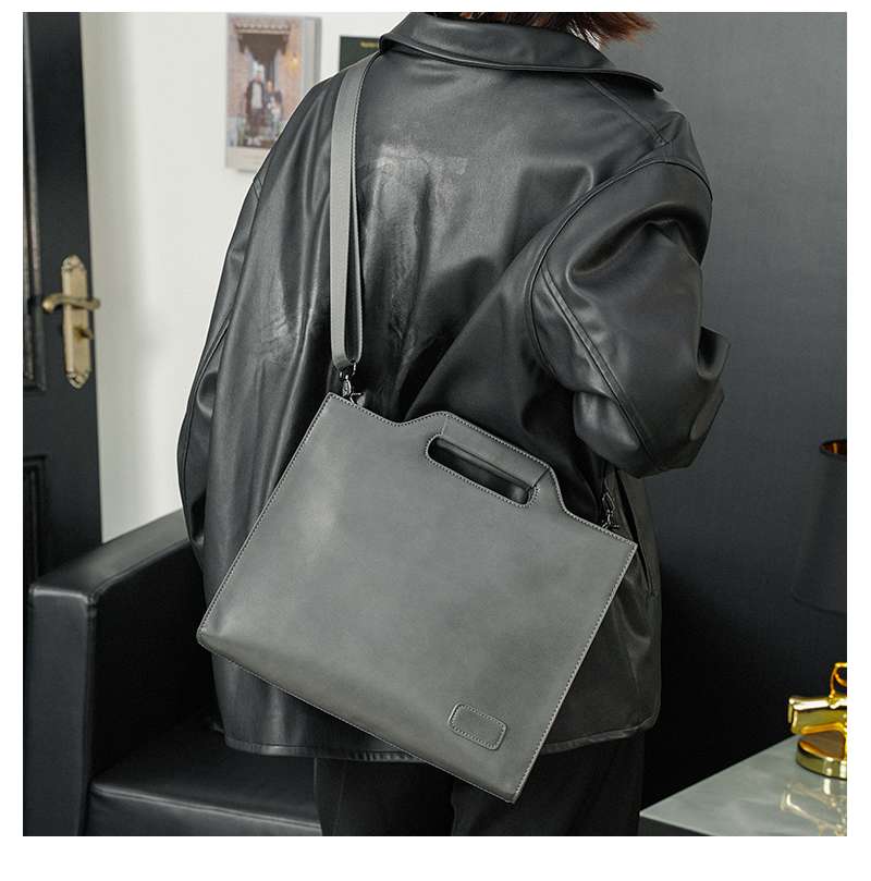 https://fulmo-img-server.com/lmc-leather-bag-store/e7ebeeafcc9842108ec9c691f9137a8d.jepg