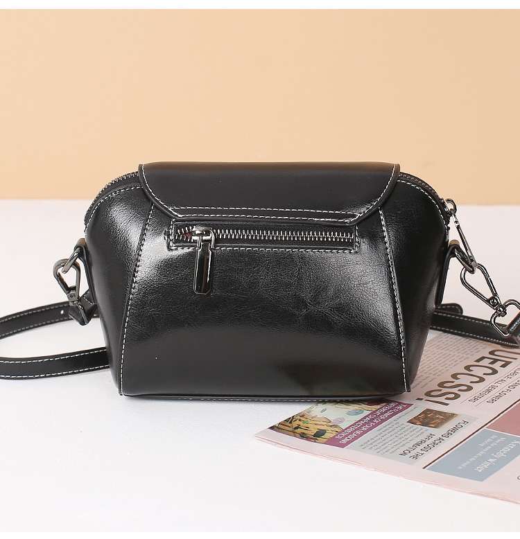 https://fulmo-img-server.com/lmc-leather-bag-store/ec5589d865394bca810c5d20c79cde3f.jepg